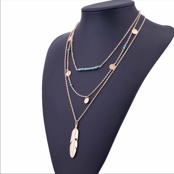 BOHO CHIC 3-LAYER GOLD FEATHER NECKLACE - Picture 3 of 7